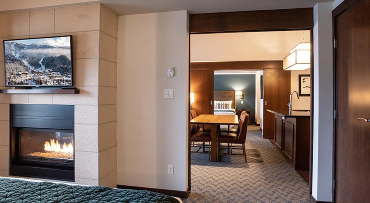 Evolution Whistler Aparthotel Exterior foto