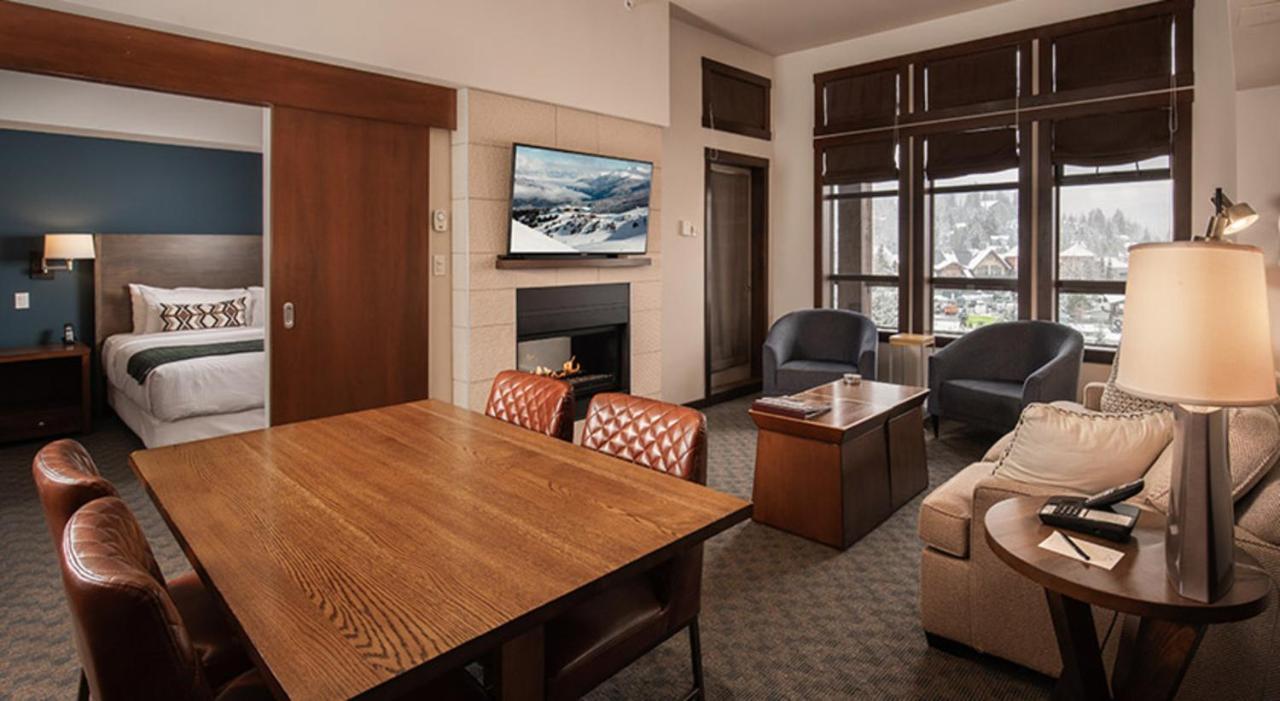 Evolution Whistler Aparthotel Exterior foto