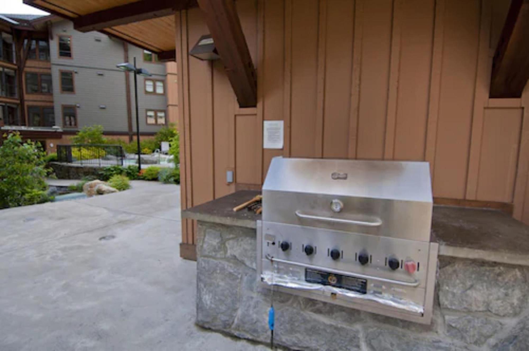 Evolution Whistler Aparthotel Exterior foto