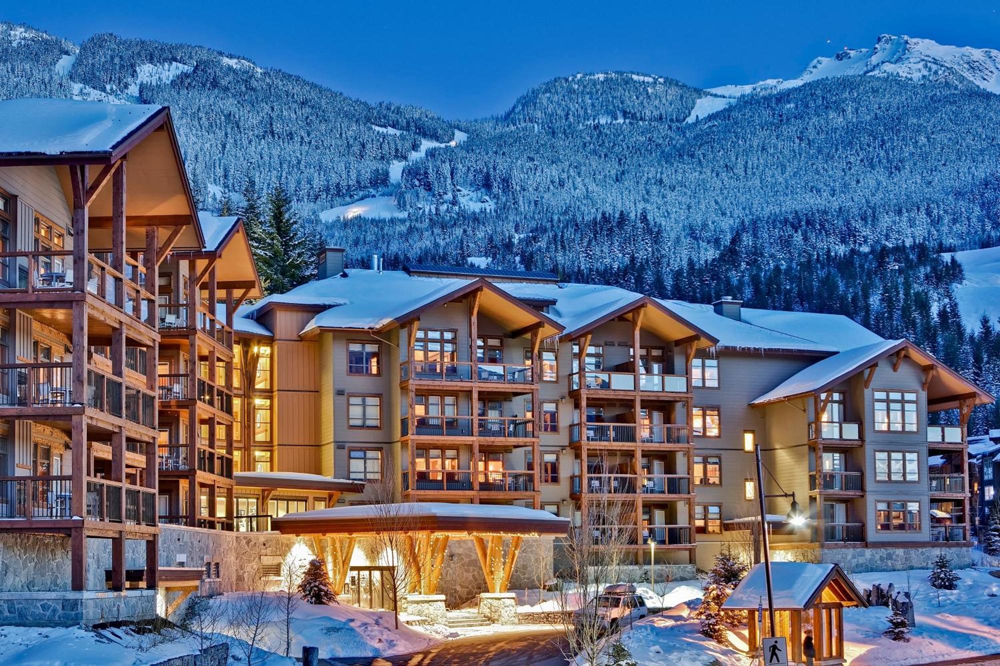 Evolution Whistler Aparthotel Exterior foto